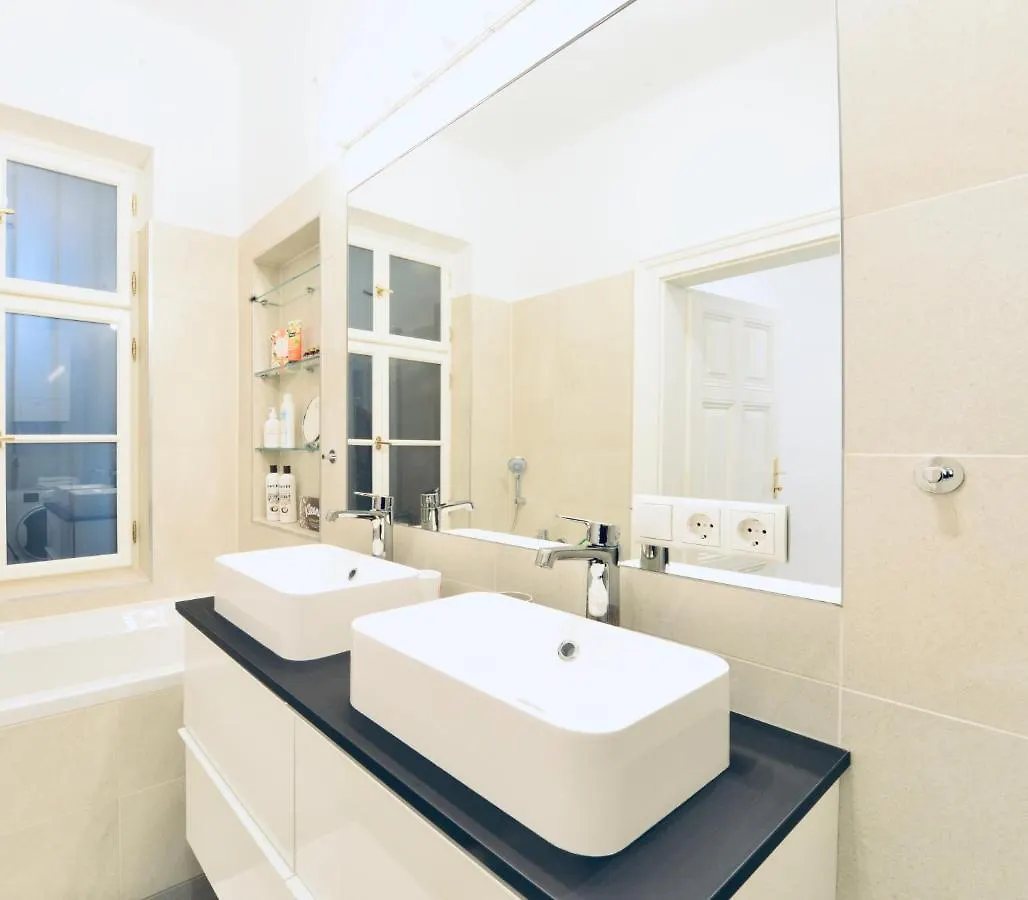 Fantastic 3-Bedroom-Apartment In Wien Mitte 0*, Vienna Austria
